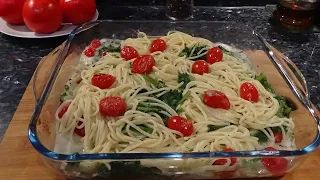 Spaghetti mit Spinat und Tomaten in cremiger Soße - vegan für Eilige