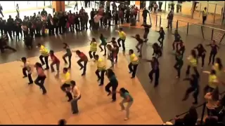 Flashmob x Fiestas Patrias en Aeropuerto d Lima!