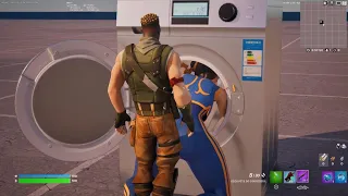 Chun-li gets stuck in the washing machine 🧐