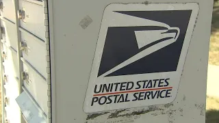 'This is real': Chicago mail carrier recounts robbery at gunpoint