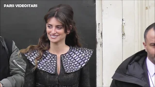 VIDEO Penelope CRUZ attends Paris Fashion Week 5 march 2019 show Chanel