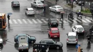 Napoli Piazza Garibaldi Traffic (4)