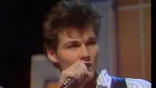 A-ha - Cry Wolf - Saturday Superstore 1986