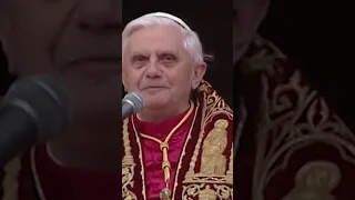 Addio a #benedettoxvi . Il Papa Emerito è morto alle 9.34 del 31 Dicembre 2022 #shorts