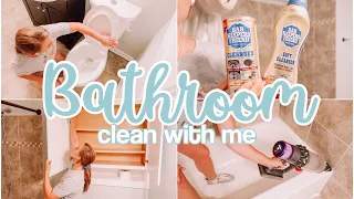 BATHROOM CLEAN WITH ME // SPEED CLEANING // HOMEMAKING // SUNDAY RESET