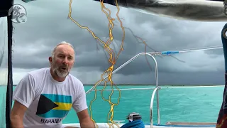 Cette nuit, nous avons cru tout perdre, échouage dans la violence  d’un orage aux Bahamas !