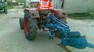 Simple clip of a Zetor 2511 moving a plough