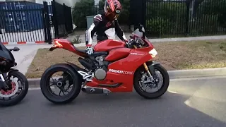 YAMAHA R1 v DUCATI 1199S sound test