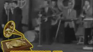 Live Version of Marty Robbins singing White Sports Coat - High Quality (HQ)