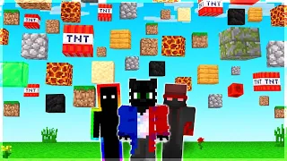 MINECRAFT ALE Z OBLOHY PADAJÍ RANDOM BLOCKY!😱 | [MarweX&@MegaSkuci&@fatlaax]