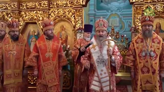 Митрополит Киевский и всея Украины Онуфрий возглавил Божественную литургию в Свято-Троицком соборе