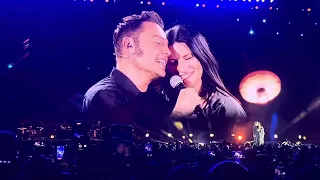 Tiziano Ferro con Laura Pausini - Non me lo so spiegare live TZN 2023 Bologna