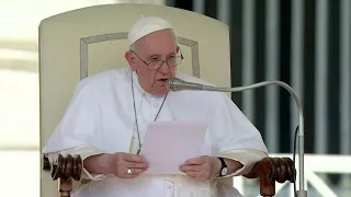 L'appello di Papa Francesco: "Stiamo vivendo una guerra mondiale, fermiamoci"