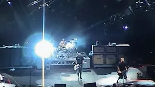 Blink 182 - 10 - Carousel - Pop Disaster Tour Irvine CA 20 de Abril 2002