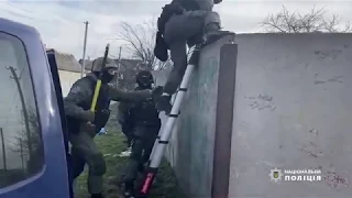 Поліцейські затримали етнічну групу, яка збувала наркотики на території Києва