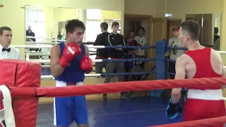 Эрназар Абдымаликов (красный угол), соревнования в б/к Ринг - 3 раунд