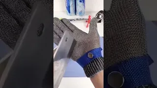 Cut resistant gloves