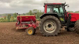 Sådd med Valtra 8350 & Väderstad Rapid 300C