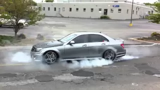 Mercedes C63 AMG Burnout Street Race