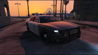 Playing  as  a  Police  Officer  in  GTA 5 - City Patrol