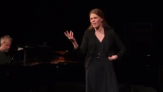 Elisabeth Leyser sings J.Strauss "Ich lade gern mein Gäste ein"