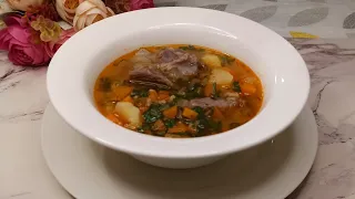 Самый вкусный рассольник с мясом , перловкой и солёными огурцами.