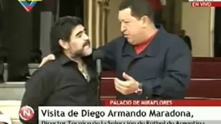 CHAVEZ Y MARADONA: ¡UNA PELUSA!... O DOS.