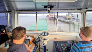 Coaster Mv Stroombank arrival in Brake