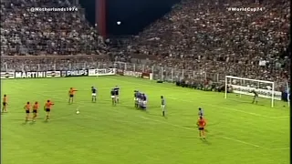 Surprising freekick by Johan Cruyff vs Sweden #WorldCup74