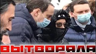 Что вытворяла вдова Ланового у гроба с телом мужа