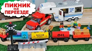 Thomas and friends with BRIO Trains + LEGO CITY 60182 Pickup & Caravan for Kids