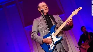 "Rhinestone Cowboy" singer Glen Campbell dies at 81