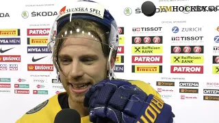 Intervju med Tre Kronor forward 28 Elias Lindholm