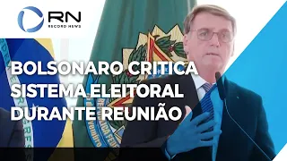 Bolsonaro critica sistema eleitoral em reunião com embaixadores