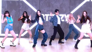 ITZY - 'NOT SHY' Dance Cover by NMIXX & Ellen and Brian!