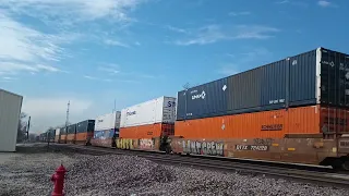 Awesome Train Rivalry Meetup BNSF 5812 Meets UP 7162