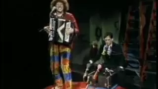 "Weird Al" Yankovic - Another One Rides the Bus