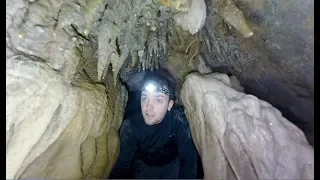 Caving in 360! VR Exploration of a Small Cave