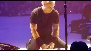 Metallica: James Hetfield FURIOSO y cansado por las fallas en el escenario