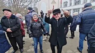 4.02.24г..."УЛЫБКА"... Саша Рычкова... звучит на танцполе в Гомельском парке...