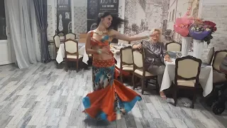 Samira Танцевальное шоу с шалью на свадьбе Dance show with the veil