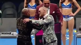 McGregor Gives Respect To Floyd Mayweather