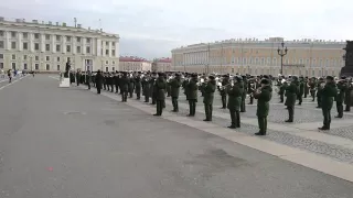 Репетиция военного оркестра на дворцовой площади. Гимн