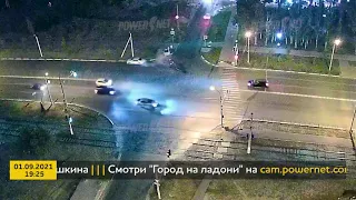 В Волжском такси с пассажирами попало в страшную аварию: видео, фото, подробности