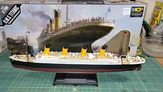1/700 RMS Titanic Model Kit by Academy