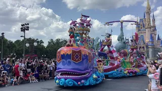 Disney world magic kingdom parade and concert