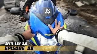 Suzuki Hayabusa gets stuck in a pothole !