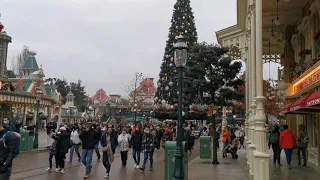 Snow on Main Street USA! Disneyland Paris