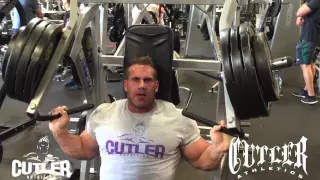 Jay trains calves and chest at Golds Venice