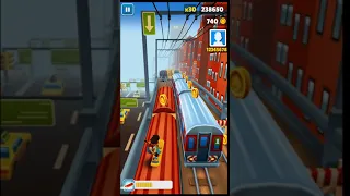 Game Subway Surfers NYC - Unlock Tony New York Special & Boards Liberty [Portrait Mode]